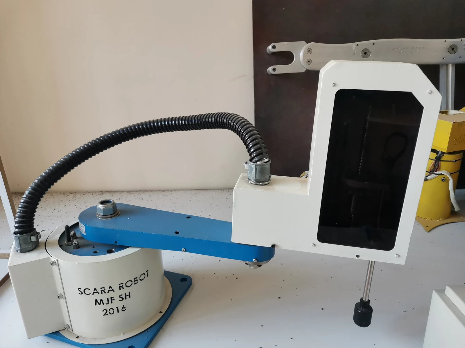 ربات واقعی SCARA